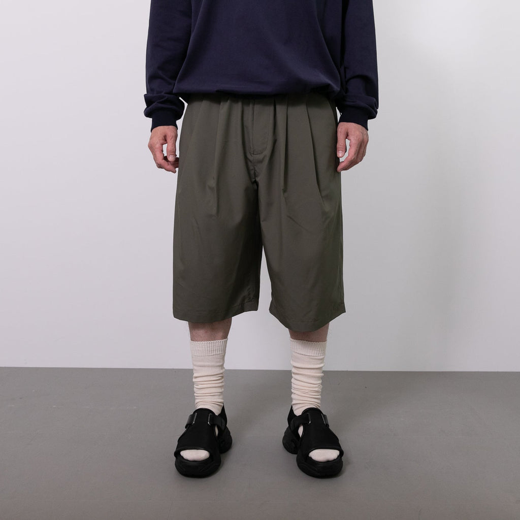 【新入荷】MINOTECH® TWO-TUCKED EASY HALF PANTS