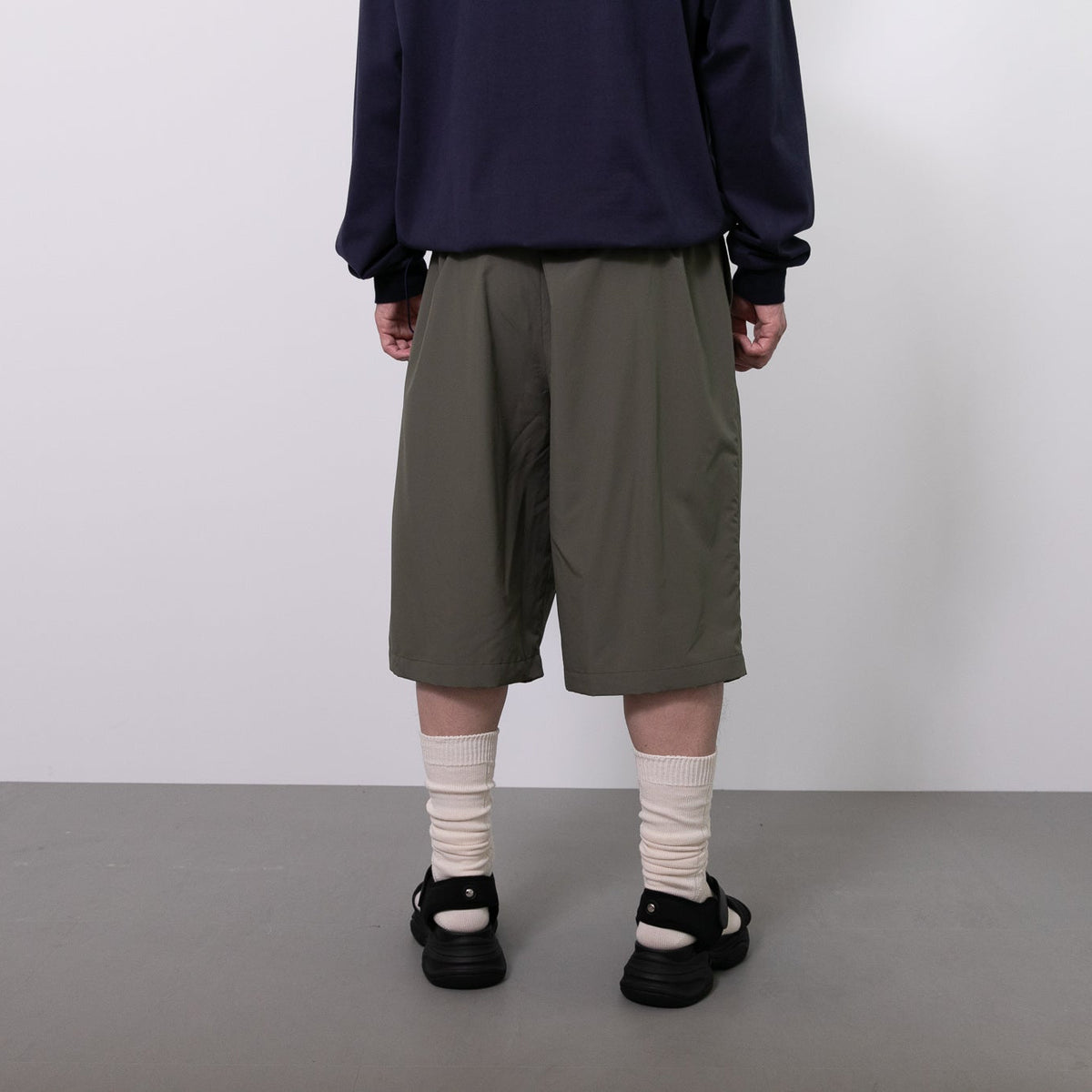 【新入荷】MINOTECH® TWO-TUCKED EASY HALF PANTS