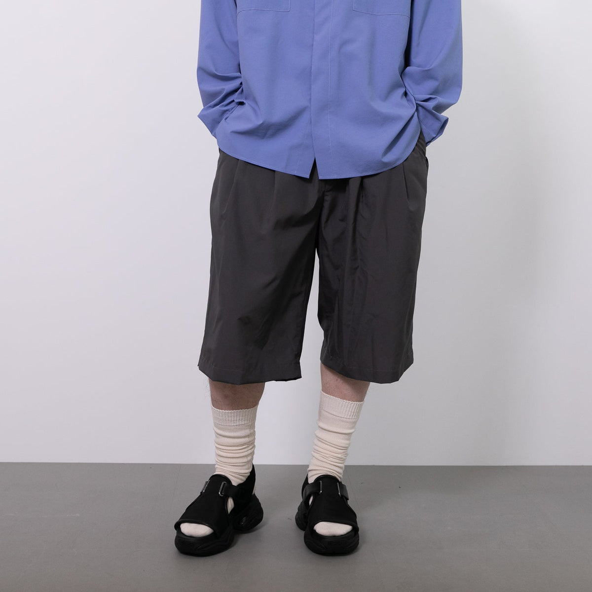 【新入荷】MINOTECH® TWO-TUCKED EASY HALF PANTS