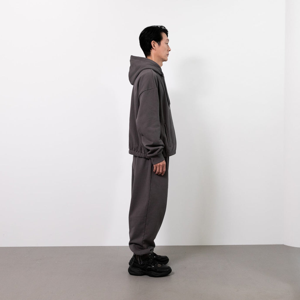 TWO-TUCKED URAKE SWEAT PANTS