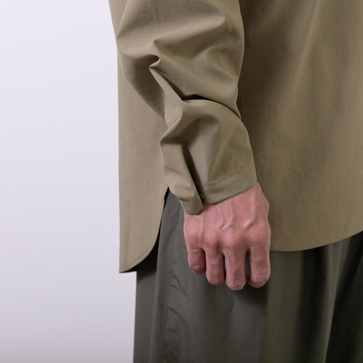 MINIMAL BANDCOLLAR  SHIRT