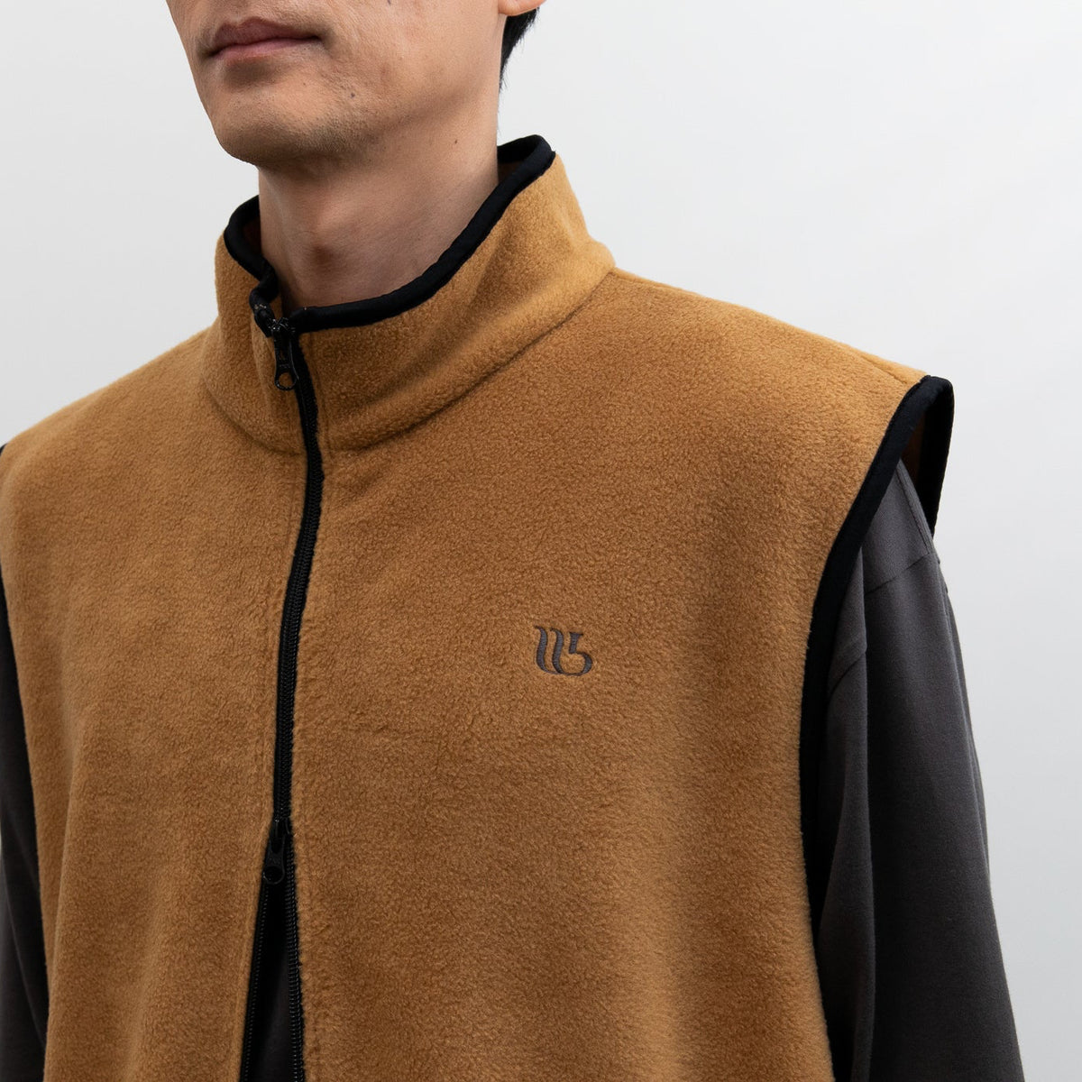 DRAPE  FLECE  VEST