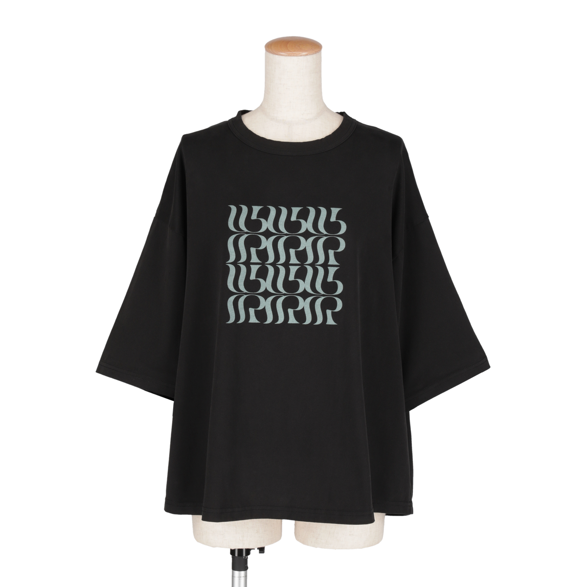 TYPOGRAPHY TEE